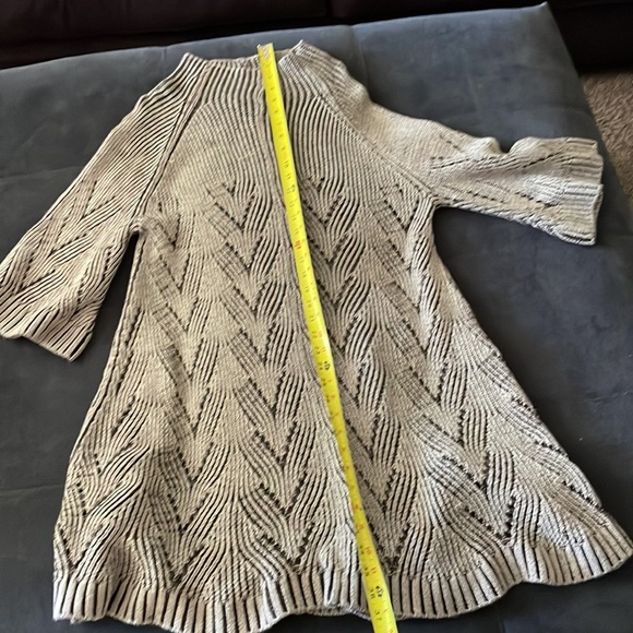 BCBG max Azria, tulip shaped super soft comfortable knit dress, brown, size S - Picture 4 of 10